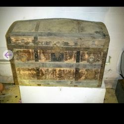 Antique Trunk With secured Lid 