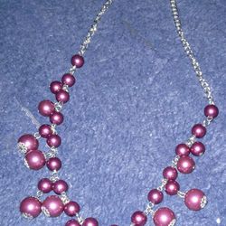 BRAND NEW NECKLACE AND EARRING SET $5