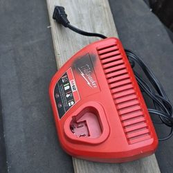Milwaukee M12 Charger