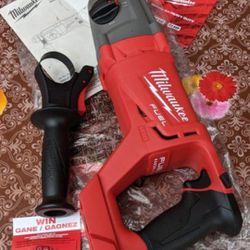 Milwaukee

M18 FUEL 18V Lithium-Ion Brushless Cordless 1 in. SDS-Plus D-Handle Rotary Hammer (Tool-Only)

