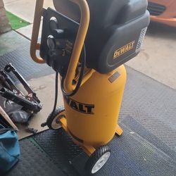 DeWalt 15 Gallon Air Compressor 