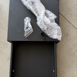 Locking, mountable drawer safe