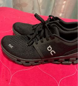 On Cloud X 4 Sneakers Men’s size 7.5 women’s Size 9 like new worn once