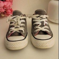 Converse Shoe Size 6 Women's  