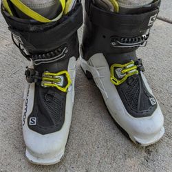 Salomon Ski Boots Size 25.5