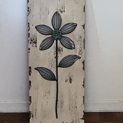 Wood And Iron Flower Decor