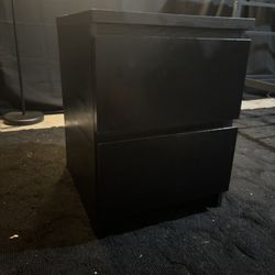 night stand with  2 drawers 