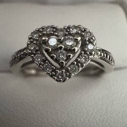 10k White Gold ~1/5CTW Diamond Heart Cluster Halo Ring Size 6.75