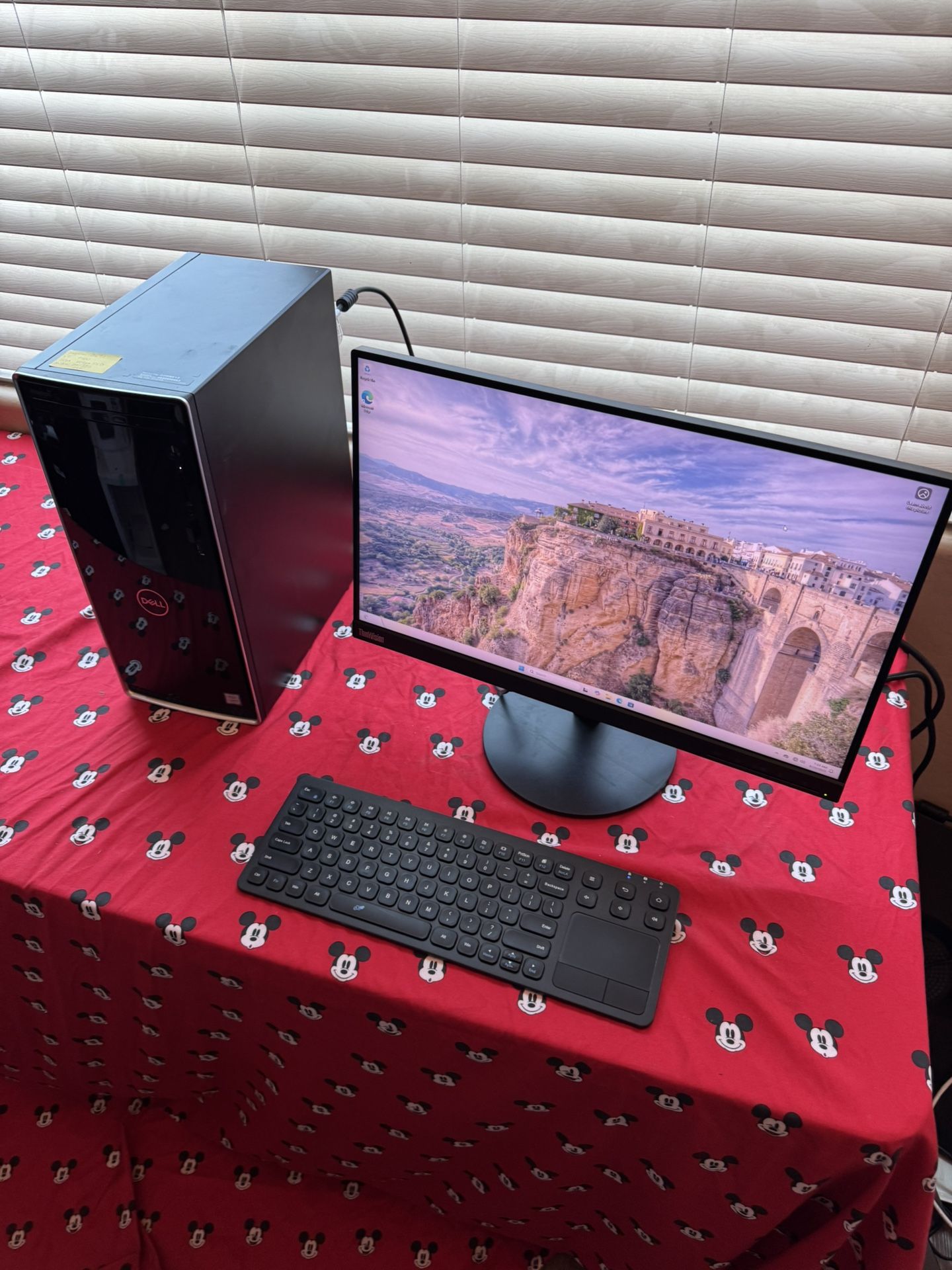 Dell i5 9th Gen Desktop. 32gb Ram And 500gb SSD