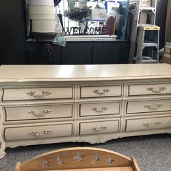 Excellent Condition Dressor