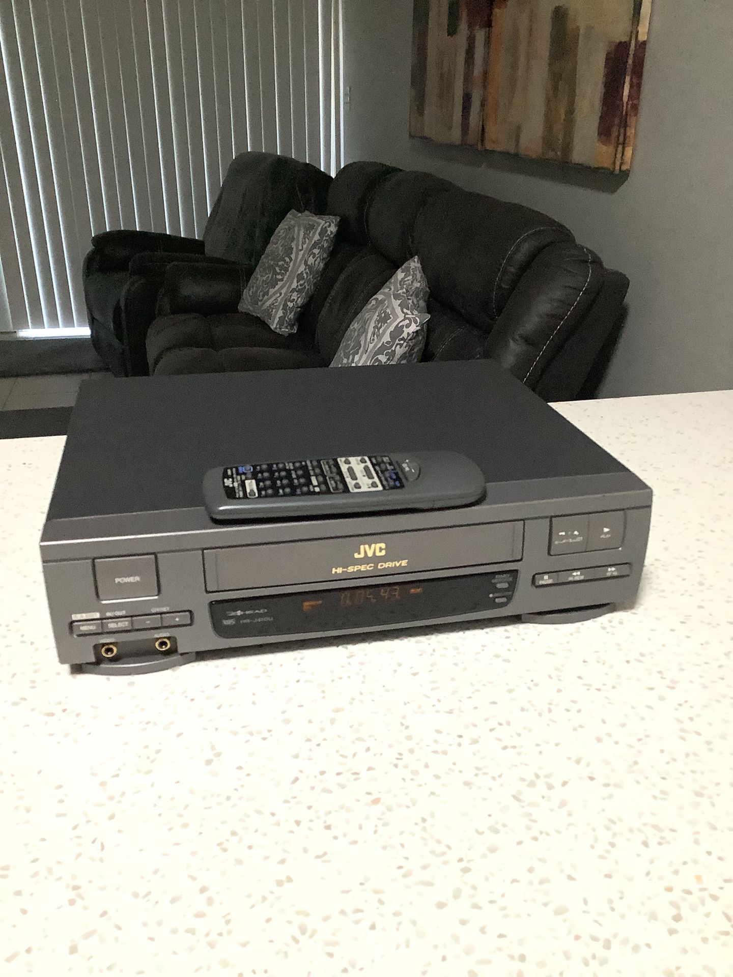* Jvc * Hq 4-head VHS Vcr With Hi-spec Drive System . Excellent Condition . Must See . Remote Control .