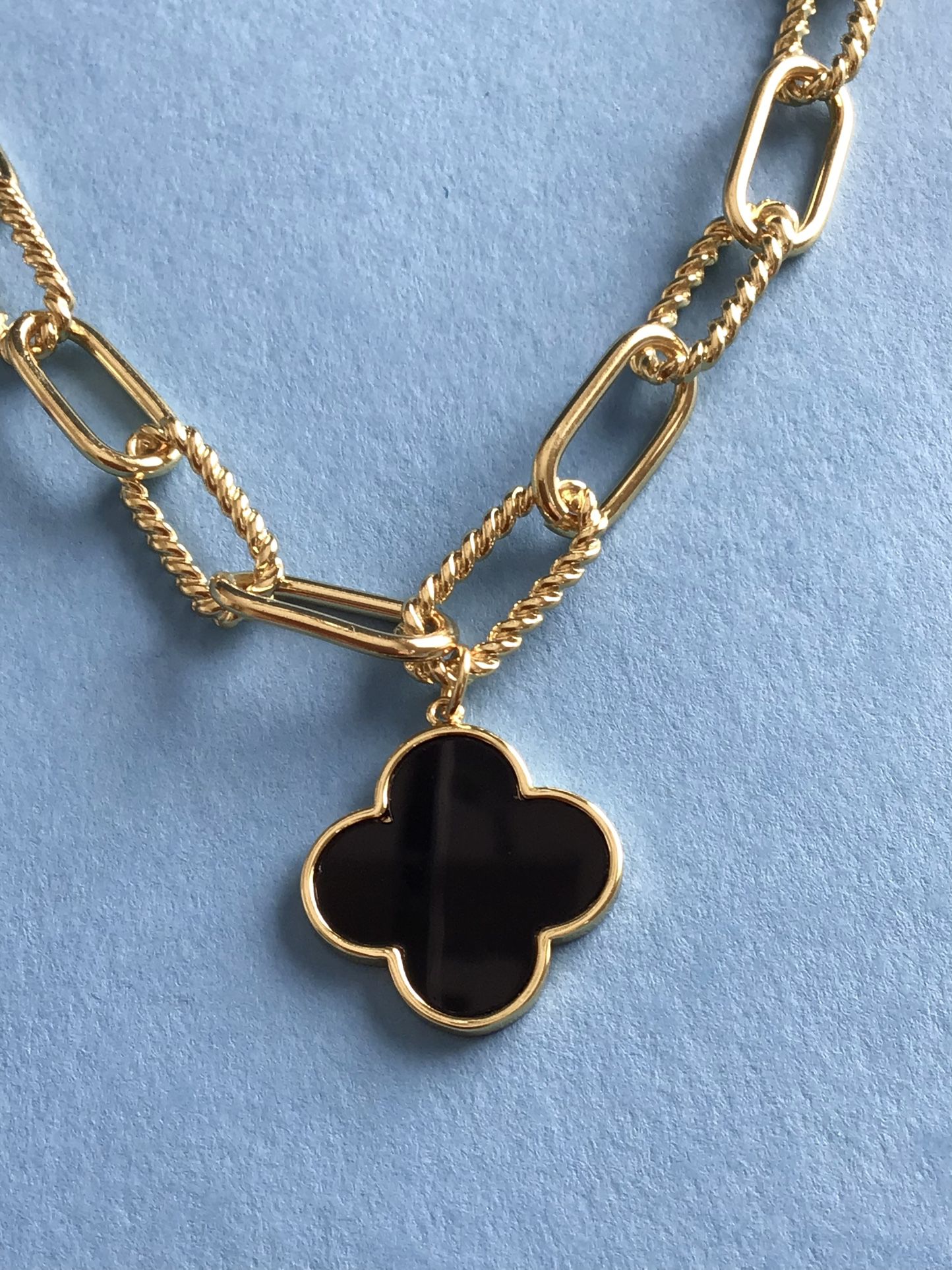 Ladies Necklace - Gold Cable/Paperclip w/Black Quatrefoil  Dangling *Ship Nationwide Or Pickup Boca Raton 