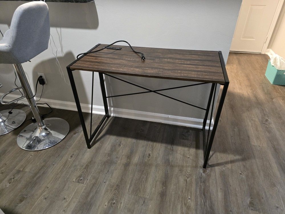 Bar Table With 2 USB Ports / Electical Outlet