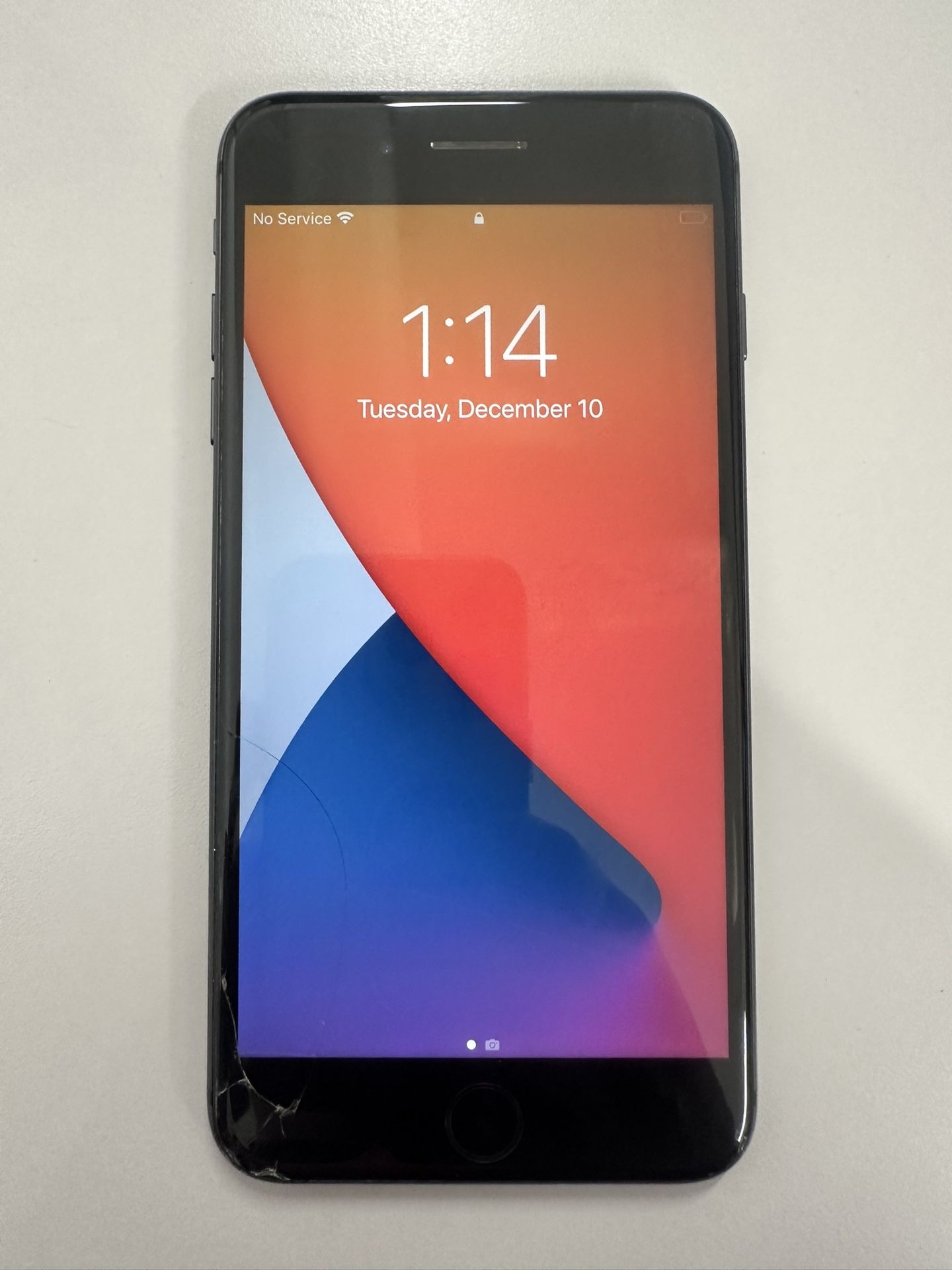 iPhone 8 Plus (Used - Minor Scratch) 