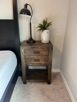 Like New Nightstand / End Table