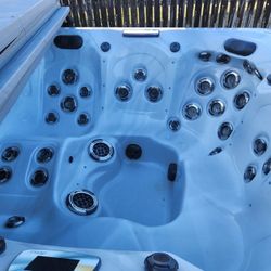 Master Spa Hot Tub Twlight 7.2 2023 Model 