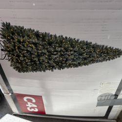 Christmas Tree 10ft W/Light