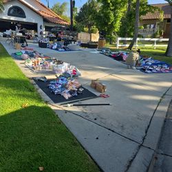 Yardsale Everything Must Go So Cheap