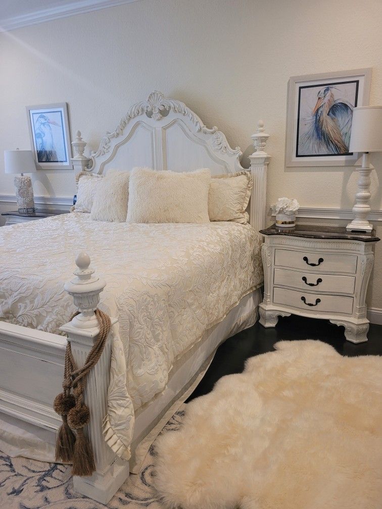 Gorgeous KING Bedroom 4 PC Set Modern Farmhouse Shabby Chic WOW for Sale in Stuart, FL - OfferUp