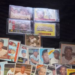 22 Vintage Baseball Cards, Good Condition 