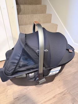 Nuna Pipa Infant Car Seat with 2 bases