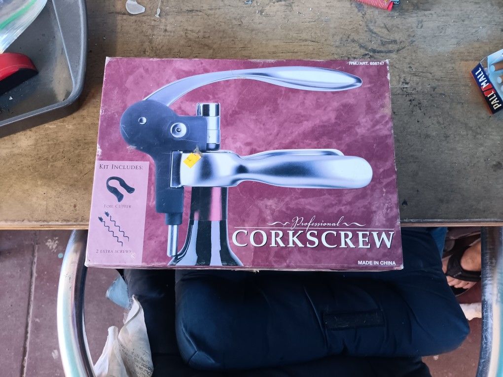 professional corkscrew kit with foil cutter & 2 cork screw
