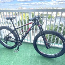 Specialized fuse special edition with some extras 27,5” médium frame Hydraulic seat