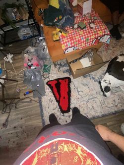 HANDMADE V-LONE RUG