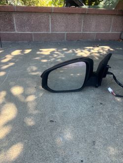 LEFT DRIVER SIDE MIRROR 2015 TOYOTA RAV4 (BLACK) WITH TURN SIGNAL