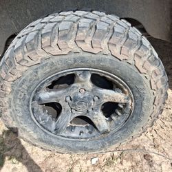 LT265/70R17 Set