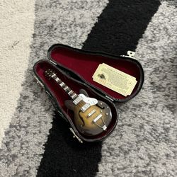 Miniature Wooden Guitar Gibson Casino
