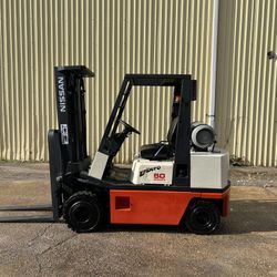 Nissan 5000lb Pneumatic Forklift