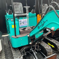 1.5 Ton Mini Excavator H15R – 15HP w/ Aux Hydraulics