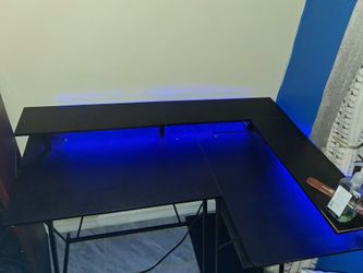 Computer desk/Pick up Only