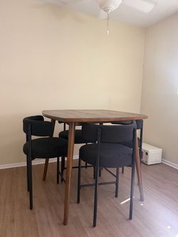 Mid Century Modern Counter Height Table & 4 Boucle Counter Stools