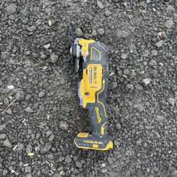 Dewalt Atomic 20-Volt Lithium-Ion Oscillating Tool Kit 