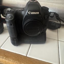 Canon 6D - Canon Lens 75mm-300mm F 4-5.6 Battery Grip