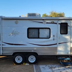 2010 Aljo travel trailer 23 foot.... 3950 pounds empty 