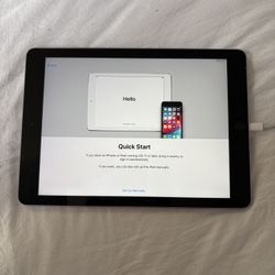 Apple iPad Pro (5th Generation) 128 GB, Wi-Fi, 12.9 in Space Gray