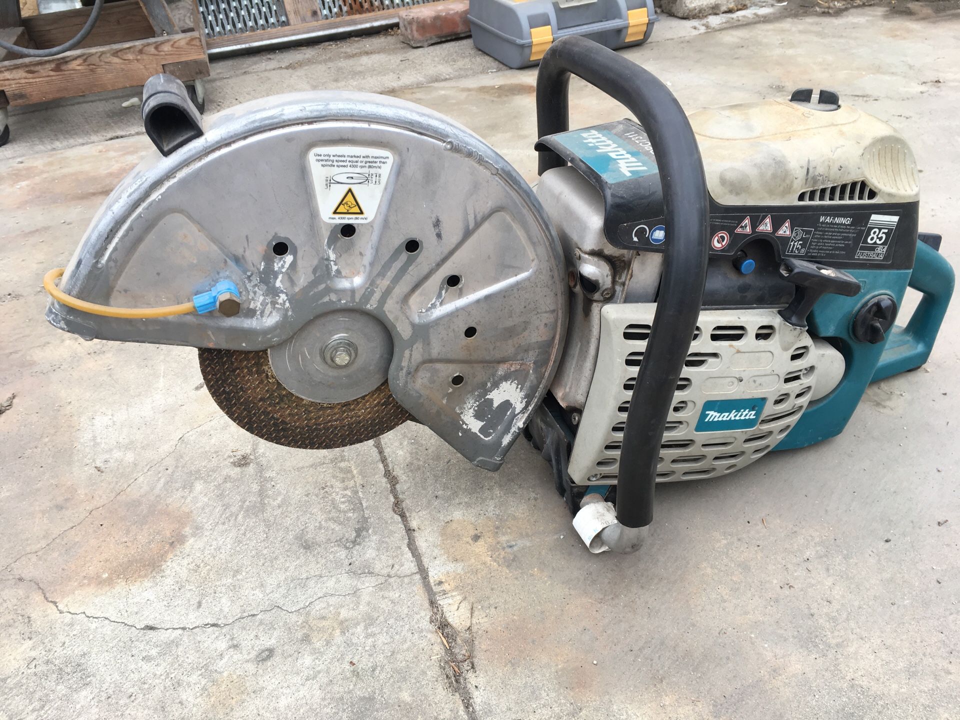 Makita DPC7311 14'' Gas Powered Concrete Cut-Off Saw Pre-owned