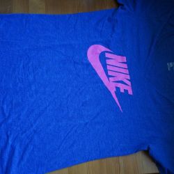 Nike Tee Small