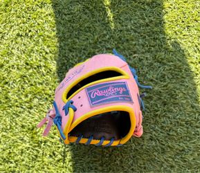 Rawling heart of the hide baseball glove