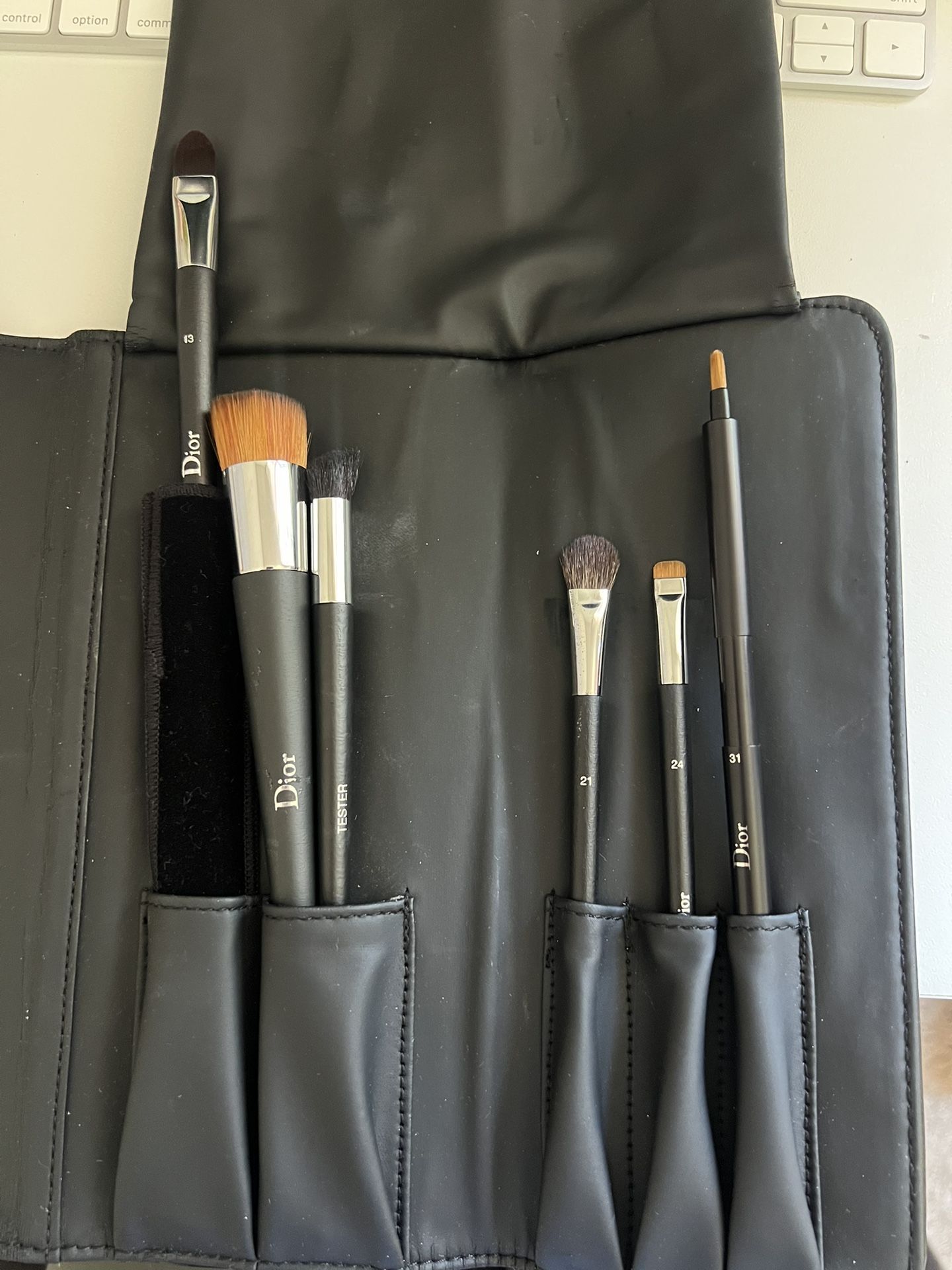 Dior Makeup Brushes With Travel Case