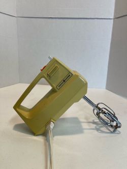 General Electric Vintage Yellow Hand Mixer D1-M24, Works, Made in USA