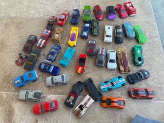 Bag of Hot Wheels  40 pieces different bags read post