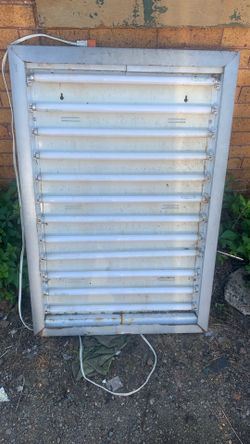 Aluminum Sign Box with 12 Florecent thin lights  27”X40 “