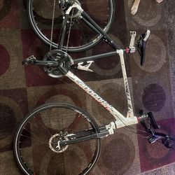 Cannondale Quick CX 3 hybrid bike