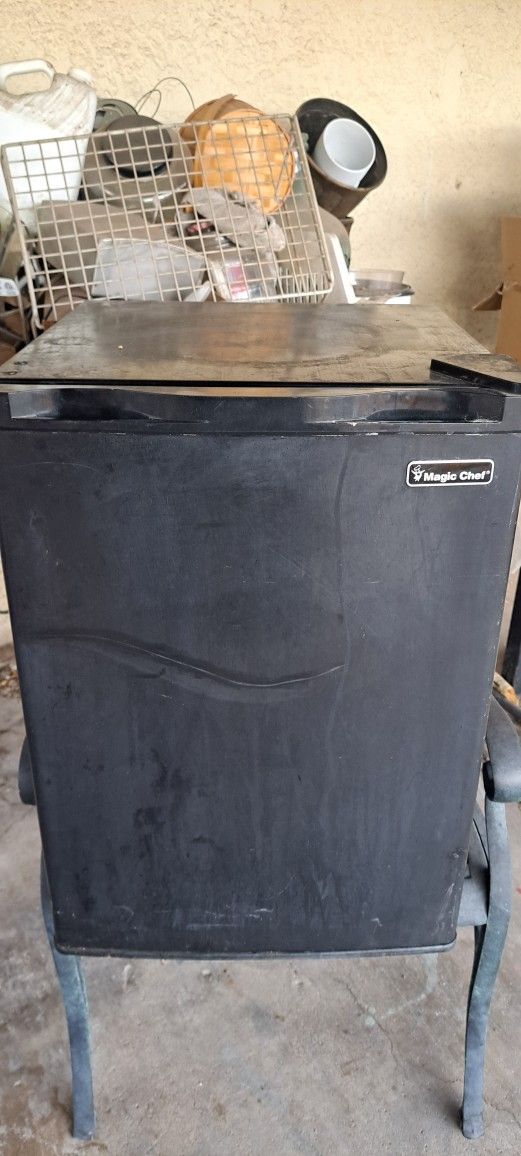 Magic Chef Mini Fridge