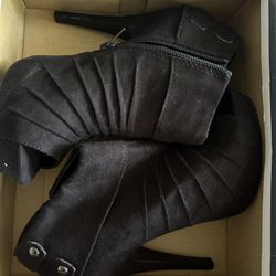 Black Heels Size 8 