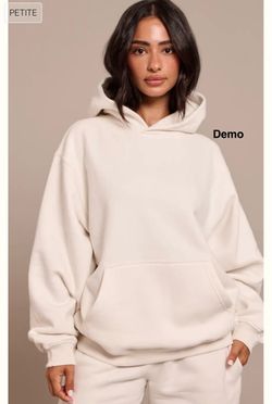 PrettyLittleThing Petite Oversized Pullover Hoodie  (Cream/XS)